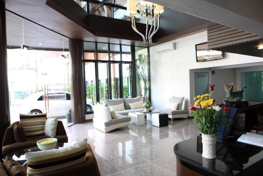 Huay Kaew Palace 1 Hotel Chiang Mai Exterior photo